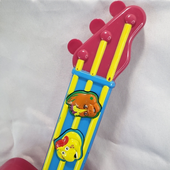 🌞SOLD🌞Barney The Dinosaur Purple Musical Toy Guitar Jakks Pacific 17 Inch 2007 - Picture 2 of 9